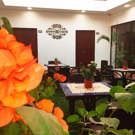 Hostal Las Puertas Santa Ana Buitenkant foto
