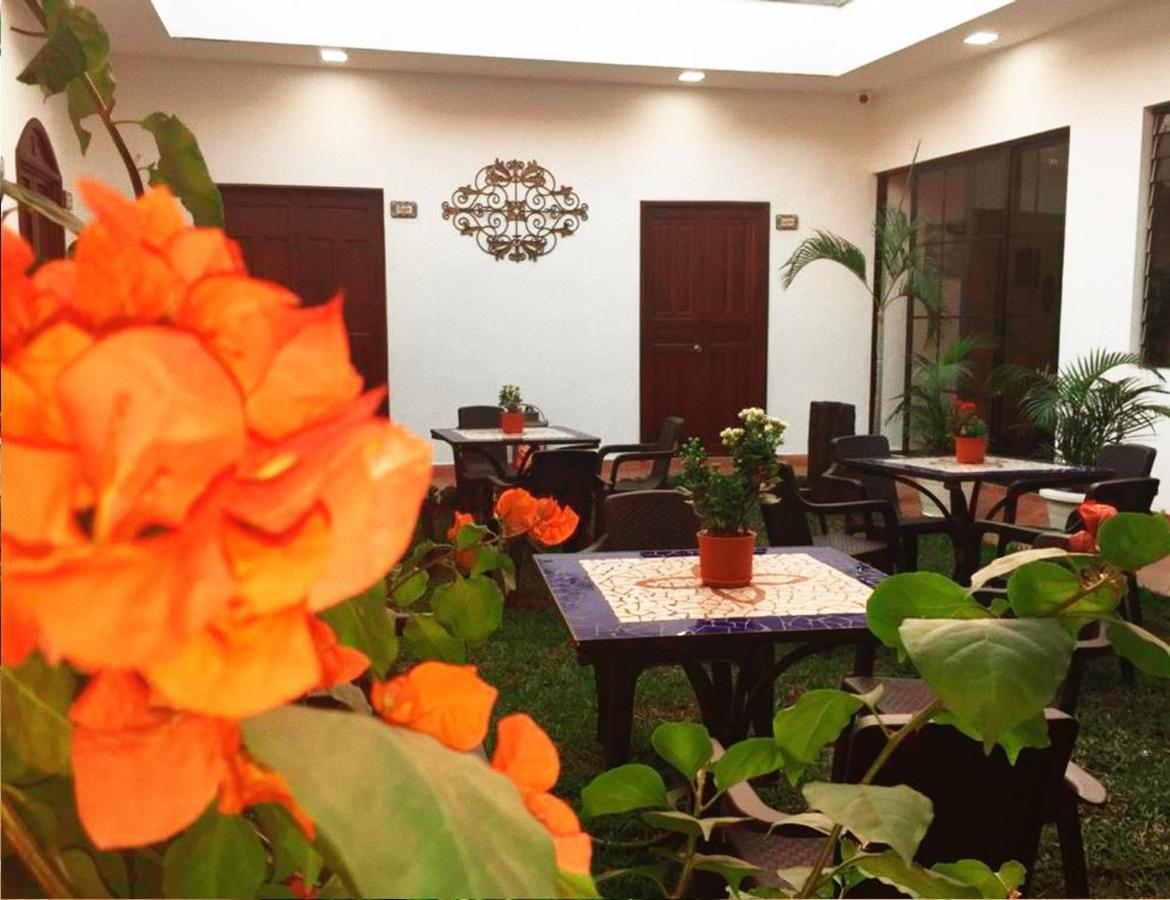 Hostal Las Puertas Santa Ana Buitenkant foto