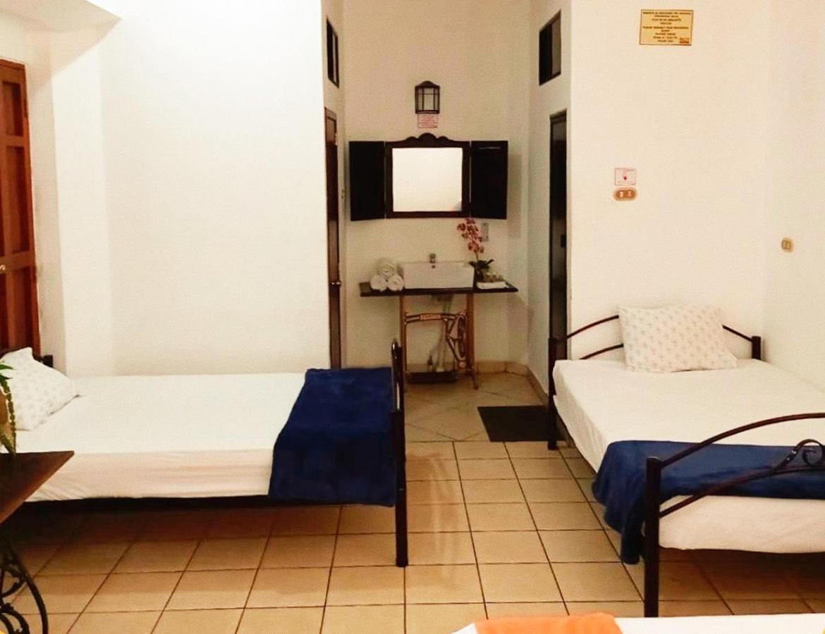 Hostal Las Puertas Santa Ana Buitenkant foto