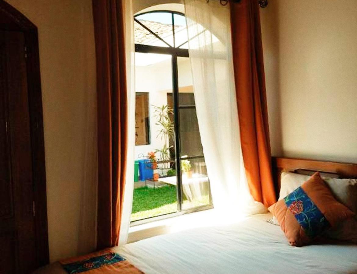 Hostal Las Puertas Santa Ana Buitenkant foto