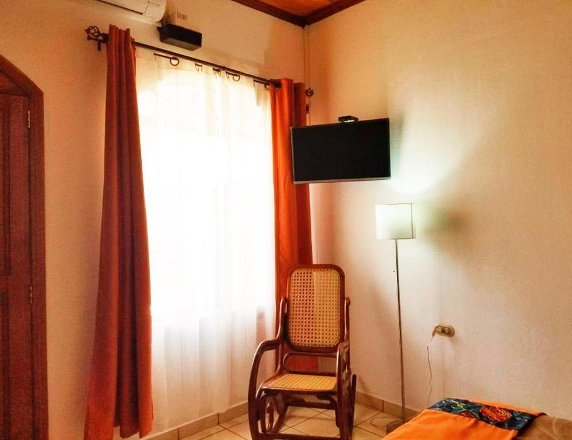 Hostal Las Puertas Santa Ana Buitenkant foto