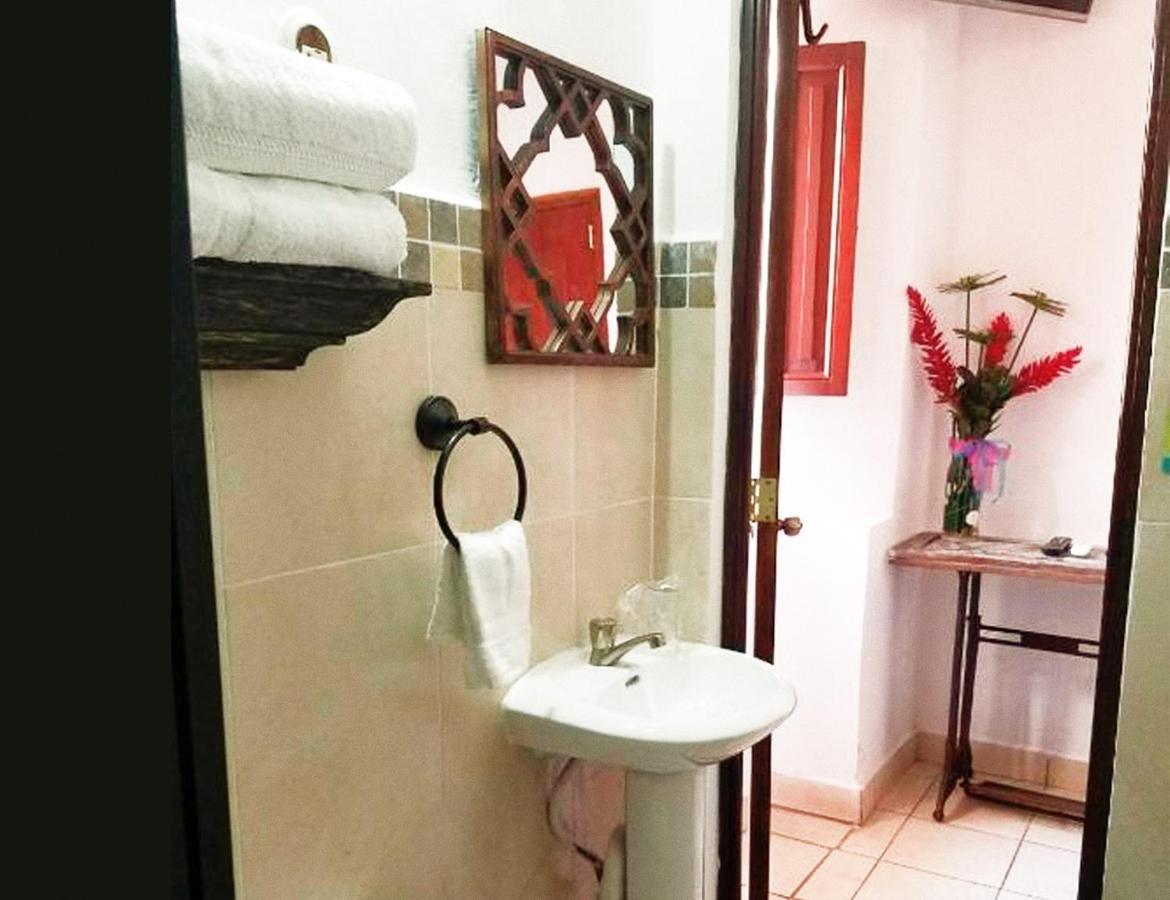Hostal Las Puertas Santa Ana Buitenkant foto